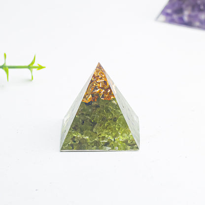 Natural Crystal Gravel Glue 3cm Pyramid